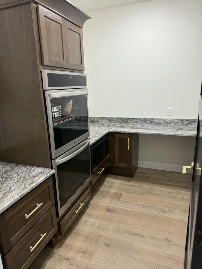 Photo - 1020 Crestland Ave