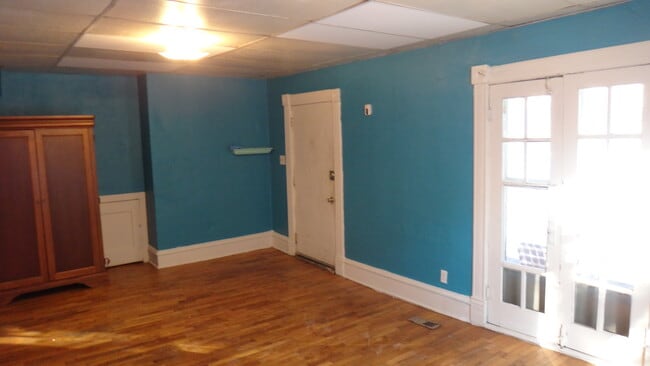 Also an entertainment closet and french doors! - 1307 SW Mulvane St Unit A