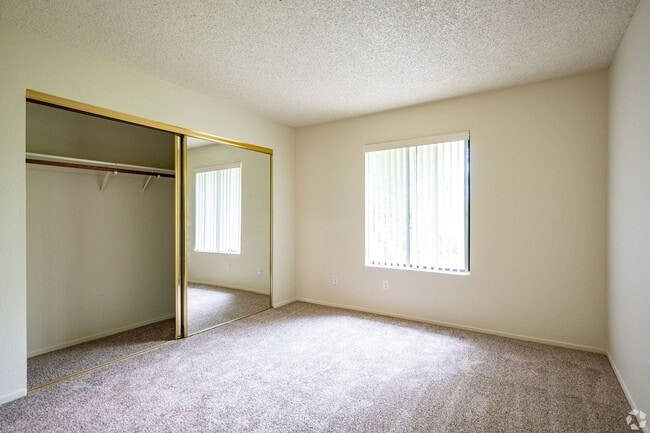 Photo - Creekside Village Apartments