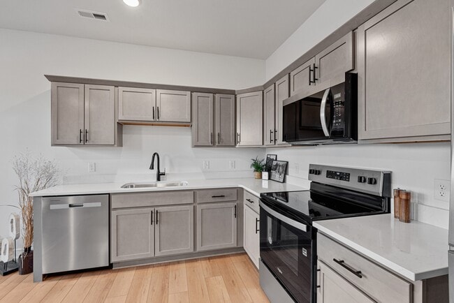 Photo - 1206 SW Franklin Ct