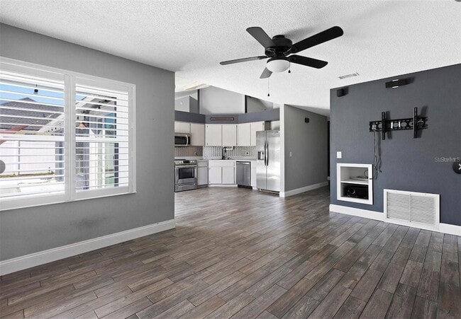 Photo - 5517 Loma Vista Dr E