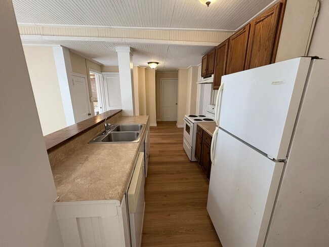 Photo - 2 Bedroom Walkable to Campus Pre-Leasing f...