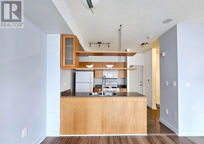 Photo - 9 Spadina Ave. Unit 709