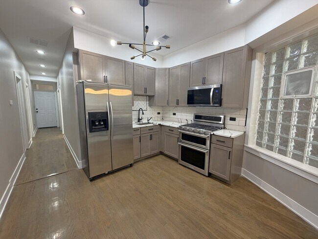 1911 S Ridgeway Ave Unidad 1F