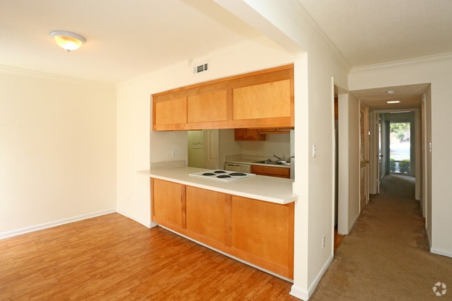 Dining Room - Castlewood Apartments
