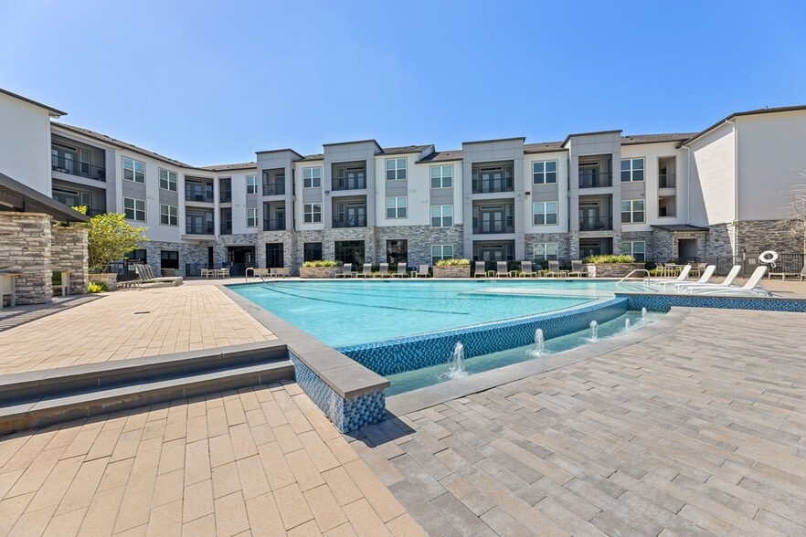 Resort-Style Pool