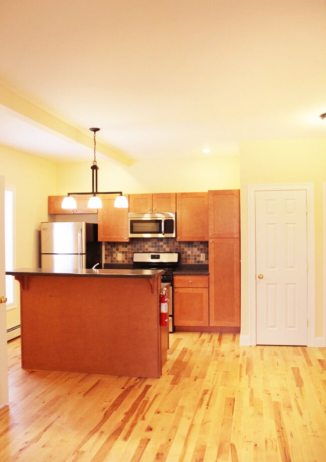 Photo - 51 N Champlain St Unit APT 7