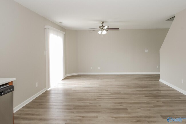 Photo - 213 Farmington Dr