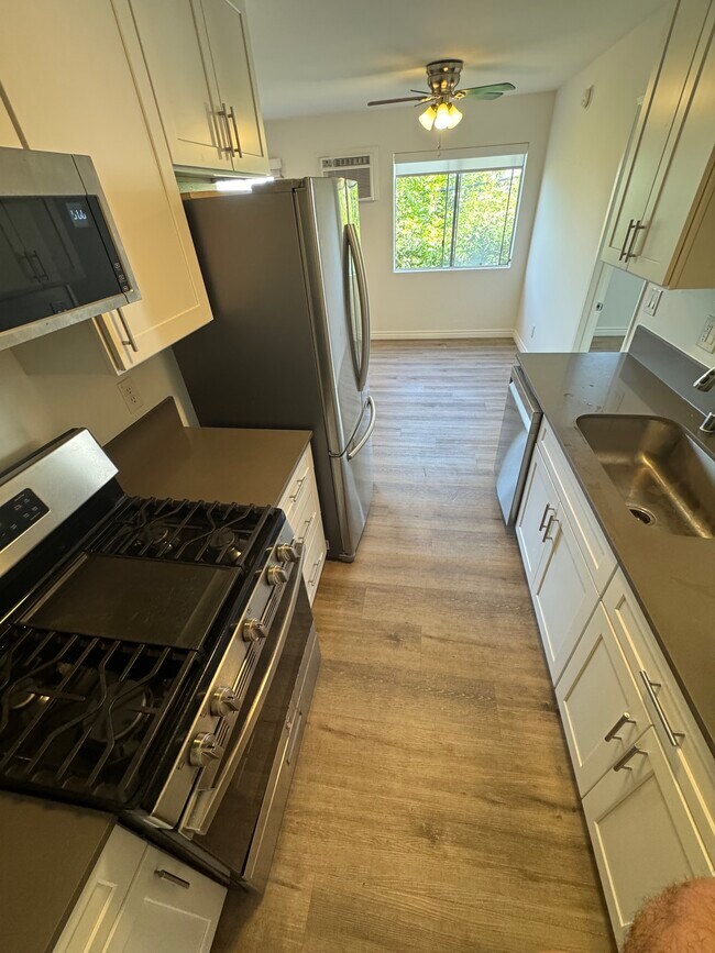 Photo - 3725 Glendon Ave Unit 207