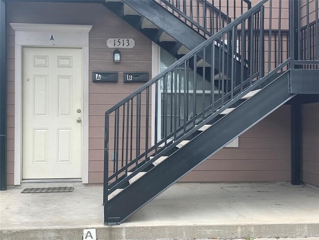 Building Photo - 1513 Cage St Unit A