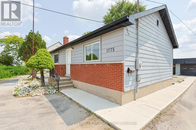 Photo - 1775 Oxford St E