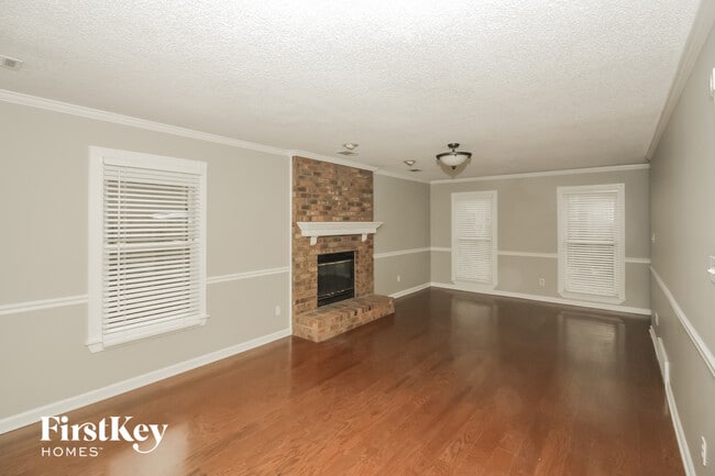 Photo - 980 Yorktown Rd