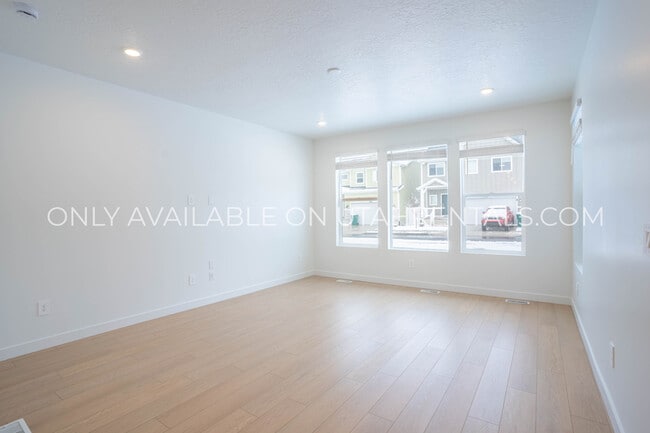 Photo - 4941 Willowstone Dr