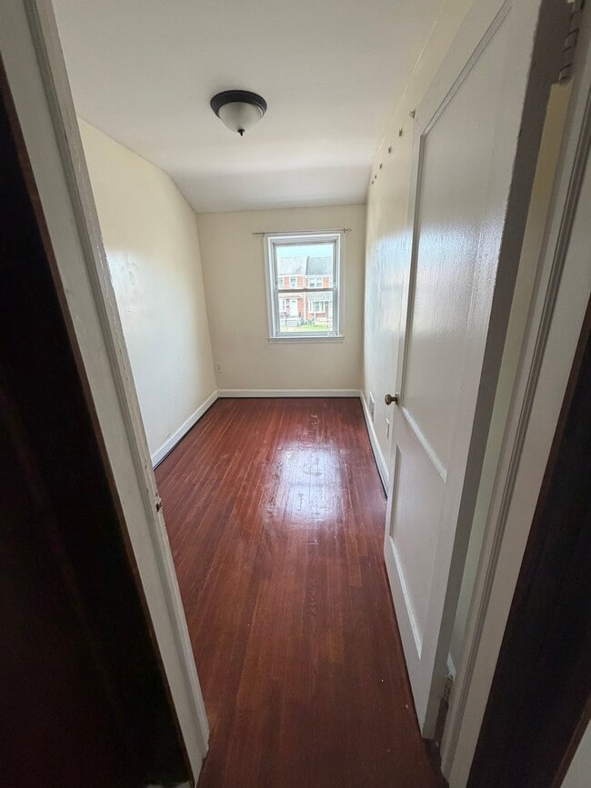 Photo - 7926 Kavanagh Rd