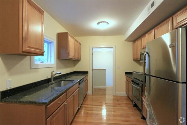 Building Photo - 29 Elmwood St Unit 1 Rental