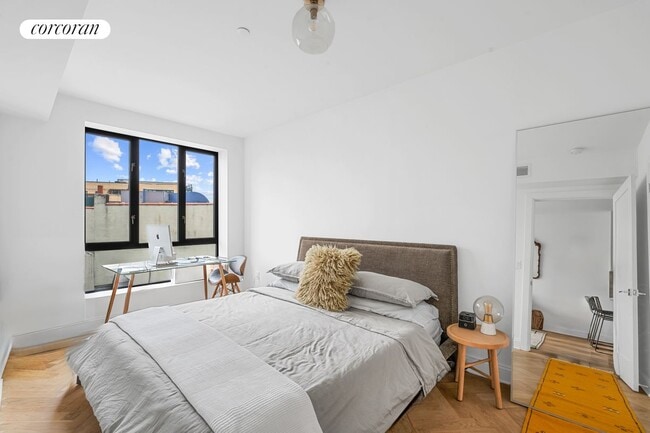 Photo - 737 Bergen St