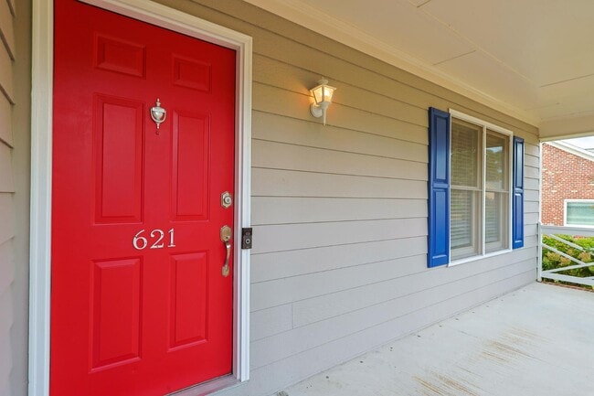 Photo - 621 Spy Glass Dr