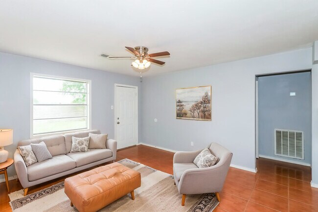 Photo - 7126 Kings Dr