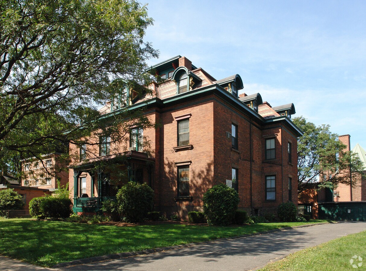 Photo - 15 Charter Oak Pl