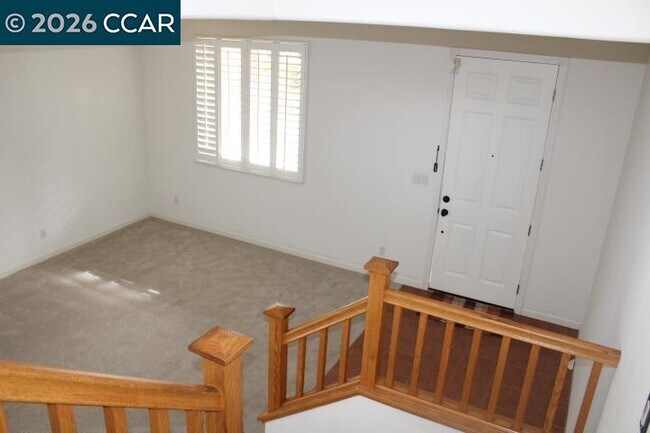 Photo - 524 Rosewood Ln