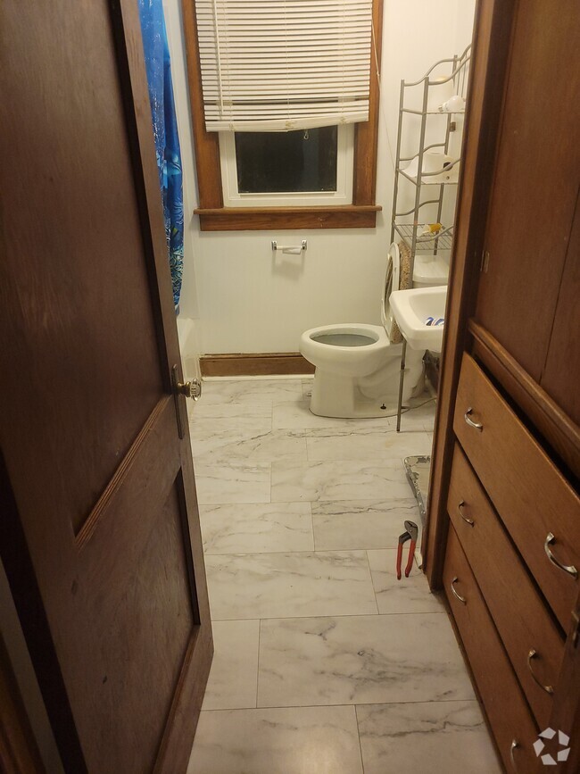 Building Photo - 39 Virginia Ave Unit Apt 2