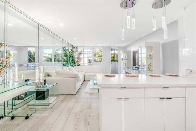 Photo - 100 Lincoln Rd Unit 323