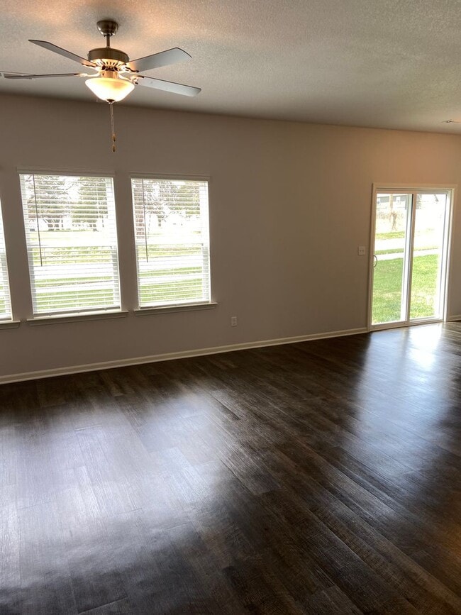 Photo - Pre-Leasing Now: Comfortable 3-Bedroom, 2.5-Bath Home in Oak Woods!
