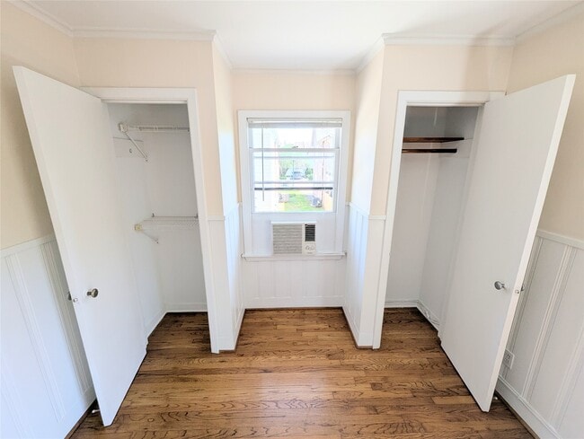 Photo - 2504 Kingston St Unit 1