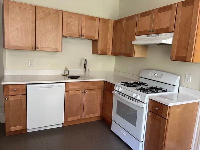 Building Photo - 1426 Commonwealth Ave Unit 3