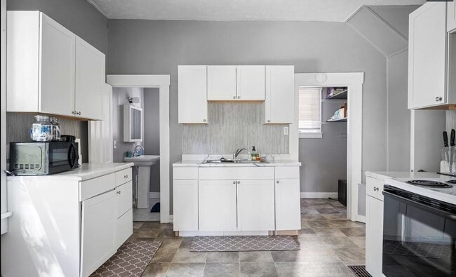 Photo - MGAM-509/511 N Wheeling Ave Unit 511