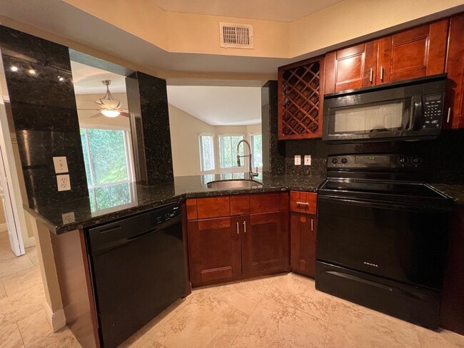Building Photo - 2460 NW 33rd St Rental