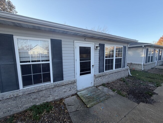 Building Photo - 2BR/1BA Duplex Home in Hallsville, MO Unit Elaine - Hallsville-112 C
