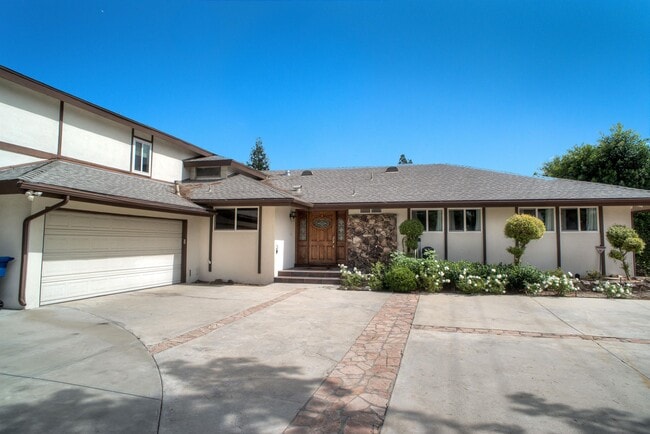 Building Photo - 18624 Kenya St