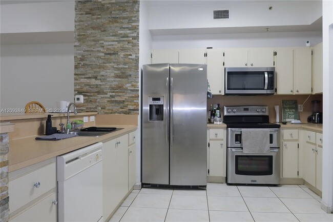 Photo - 7340 NW 114th Ave Unit 102