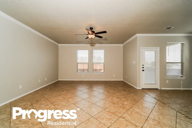 Photo - 340 Buckboard Ln