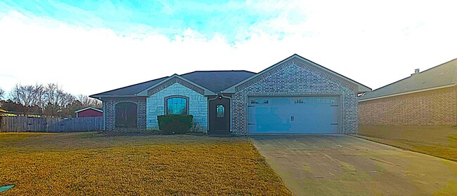 Upgraded 2010 Brick Home with Stained Conc... - Upgraded 2010 Brick Home with Stained Conc...