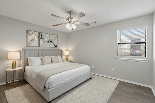 Photo - Courtney Square