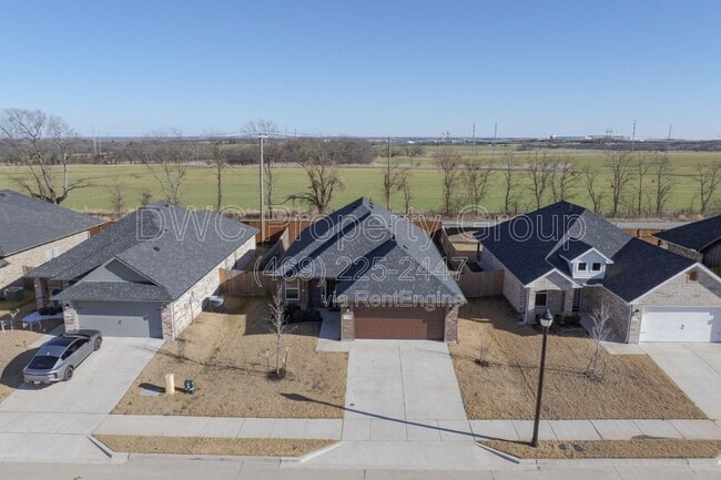 Photo - 1707 Aleia Cv