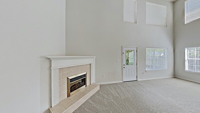 Photo - 113 Red Maple Ct