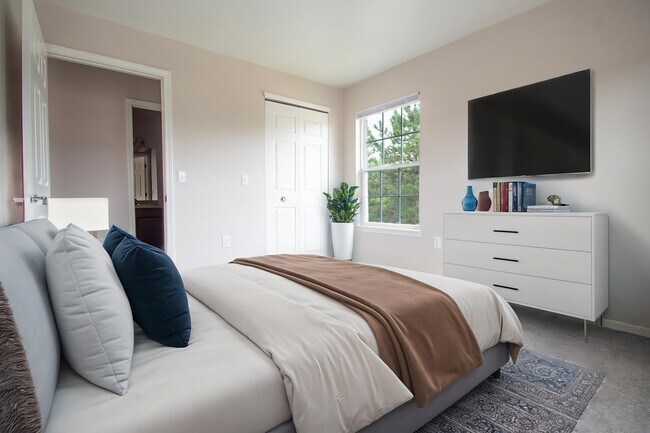 Photo - Silver Creek Apartments