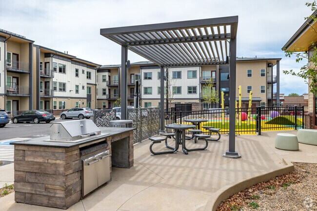 Outdoor Kitchen - Ascent at Hover Crossing