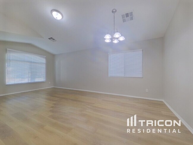 Photo - 23943 W Hadley St