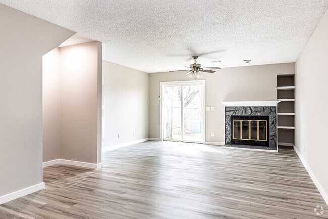 2BR, 1.5BA - 1280SF