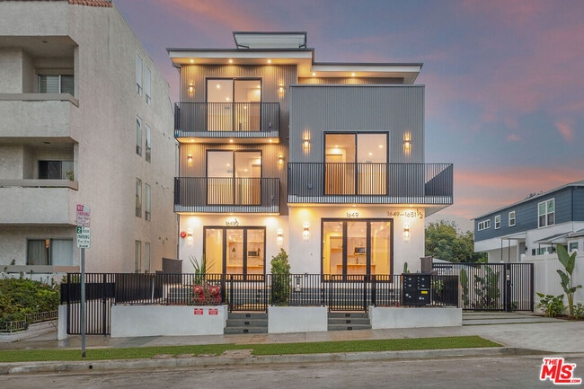 Building Photo - 1651 Selby Ave