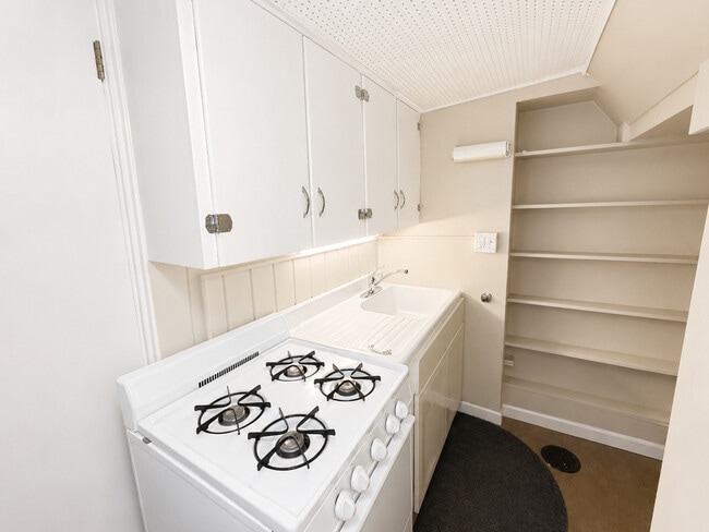 1136 Prospect St - Furnished or Unfurnished!