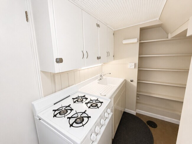 Photo - 1136 Prospect St - Furnished or Unfurnished!
