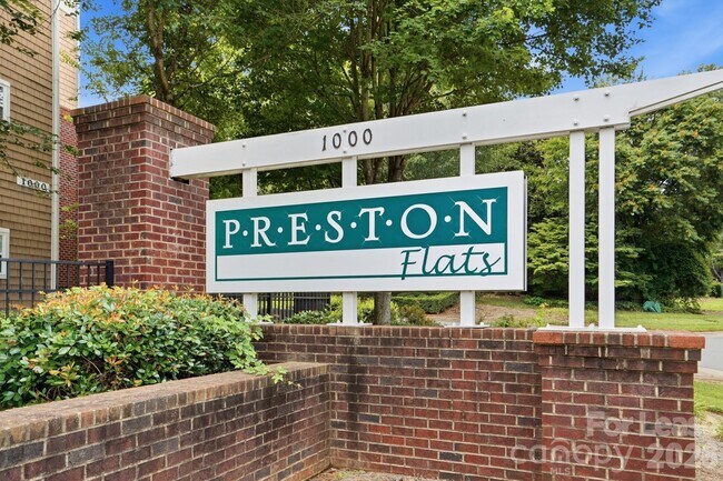 1000 E Woodlawn Rd Unit 216