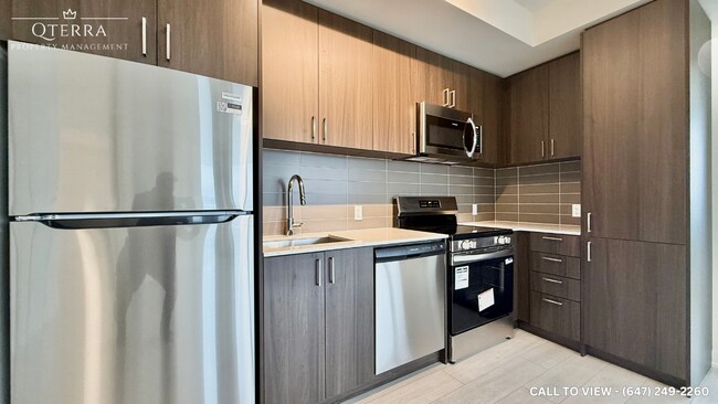 Photo - 8020 Derry Rd