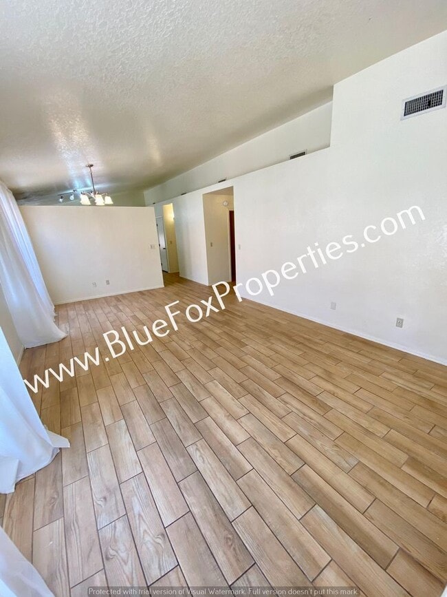 Photo - 4692 W Knollside St