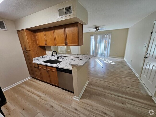 Building Photo - 12955 Woodforest Blvd Unit 77 Rental
